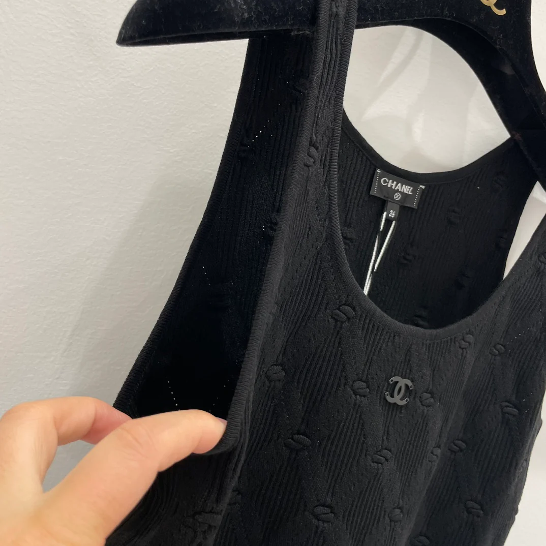 Жилет Chanel 2404 с бриллиантовой жаккардовой отделкой - черный