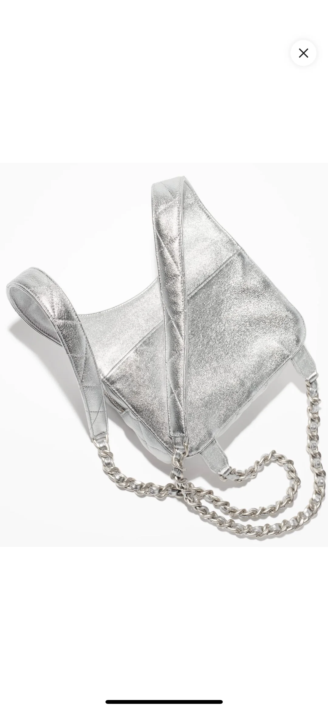 Новая коллекция Chanel весна/лето - сумка-хобо - сумка-мессенджер в стиле хиппи - серебристая