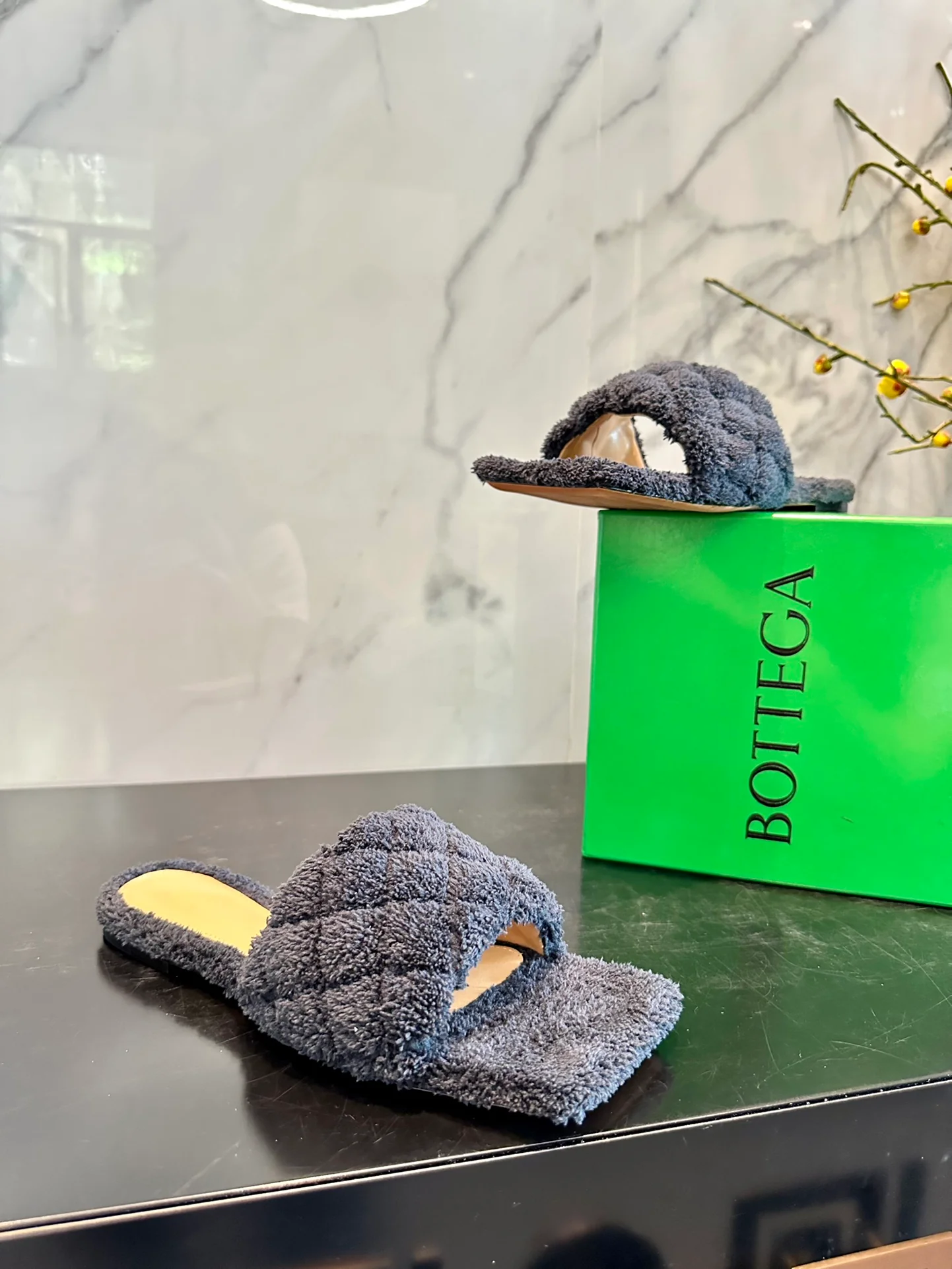 Новинка 2023 года от BV - Серия плюшевых тапочек - Черные