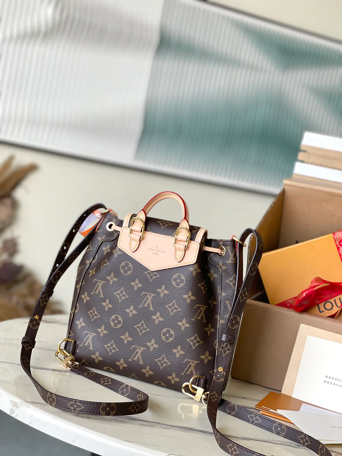 m46932-LV-excursion-backpack