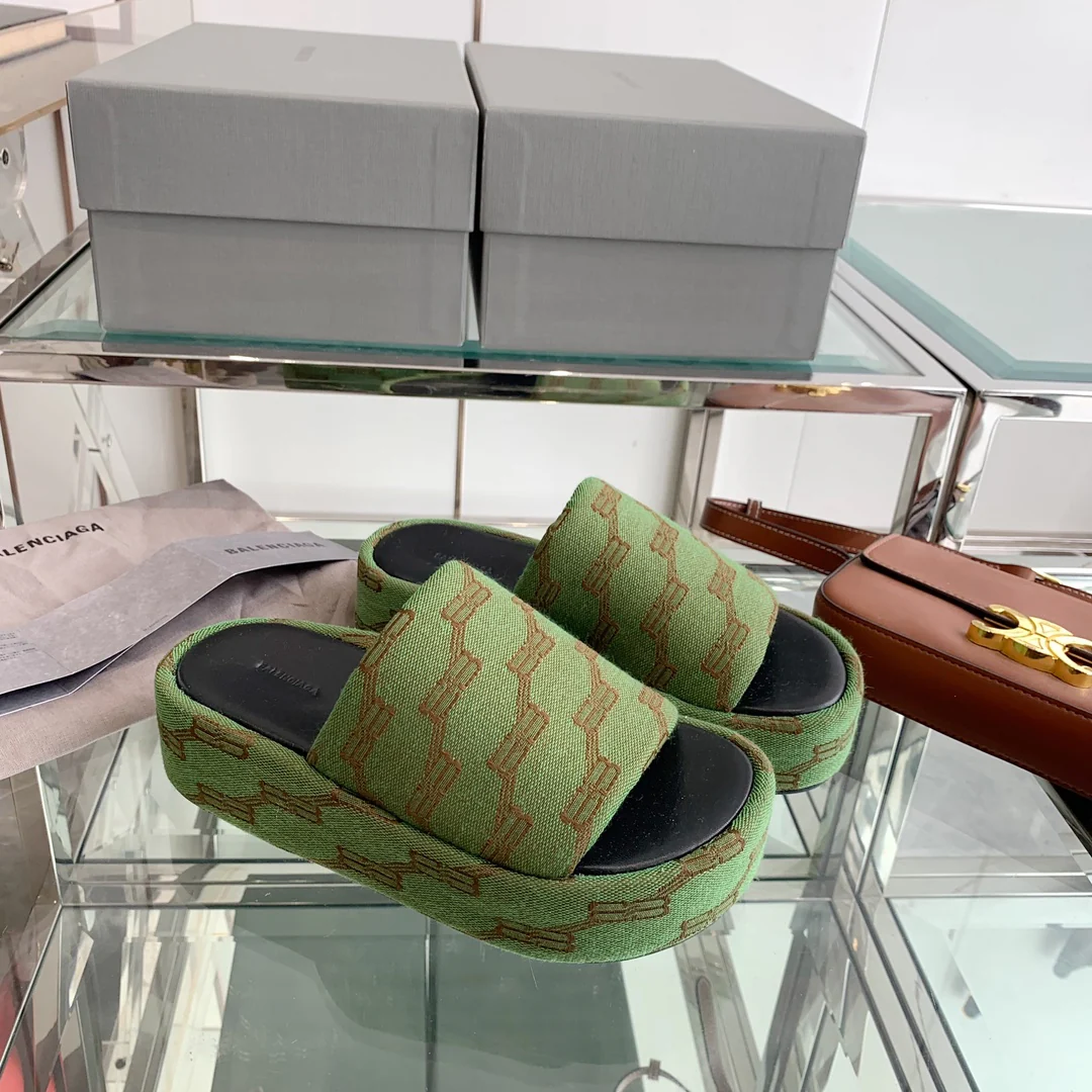 Balenciaga Весна/Лето 2023 - Тапочки на платформе с вышивкой - Зеленые