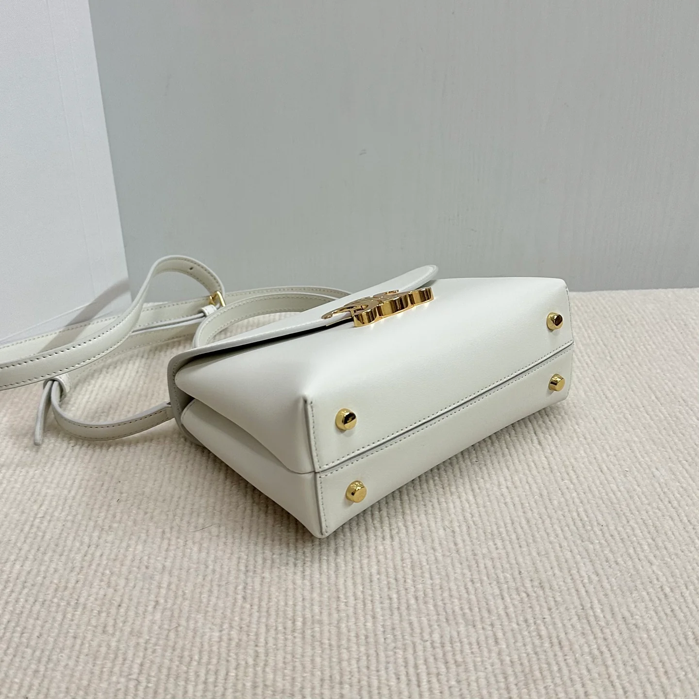 Celine - Сумка Kelly с золотой пряжкой и изображением Триумфальной арки - Белая