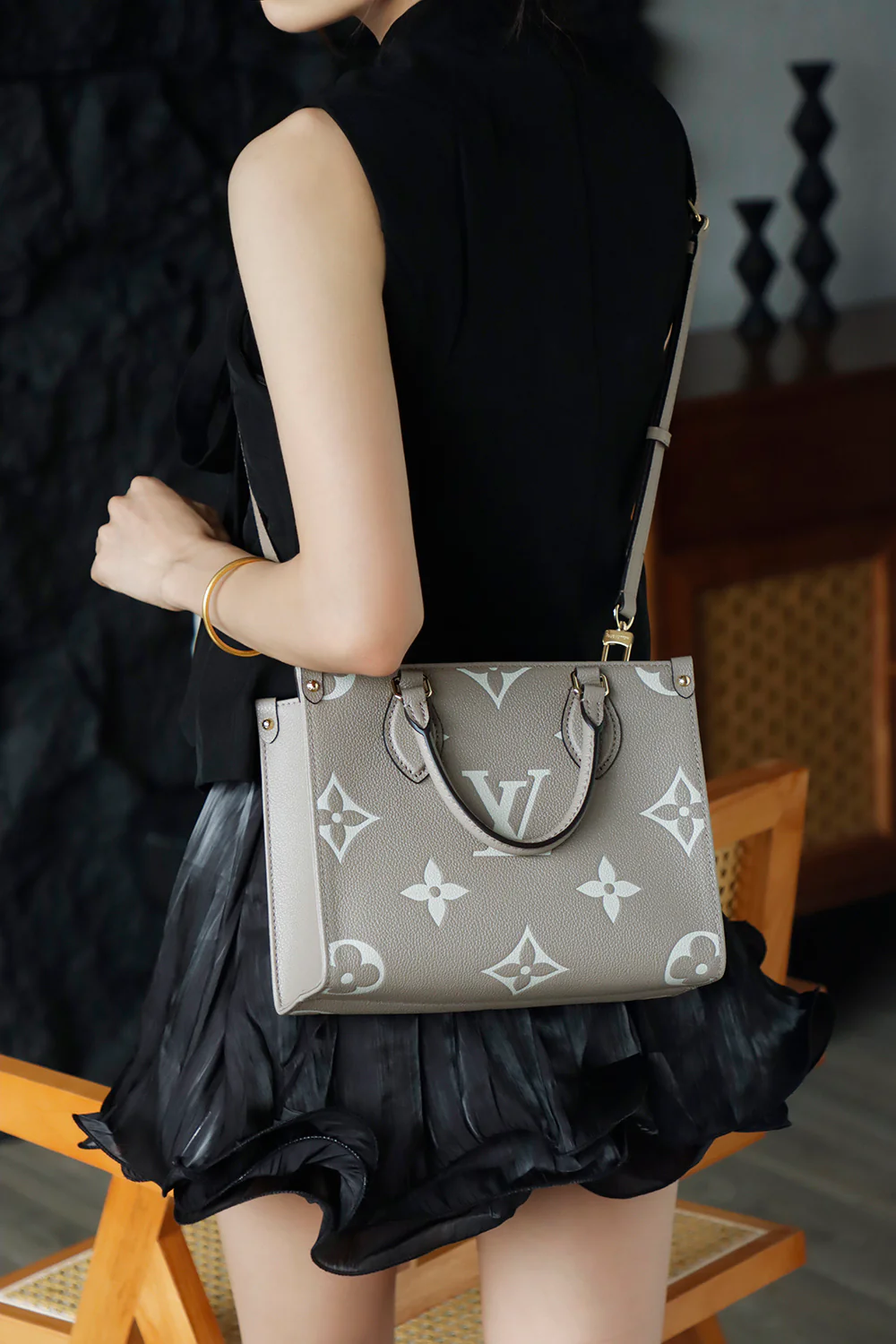 LV-m45779-onthego Маленький слоновий серый