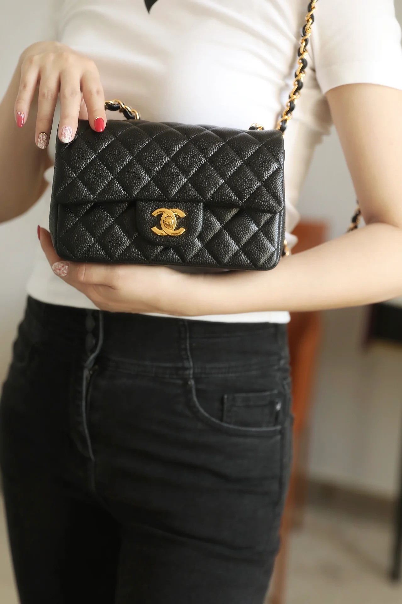 Chanel (название бренда) - Черный с серебристой фурнитурой (модель 17)