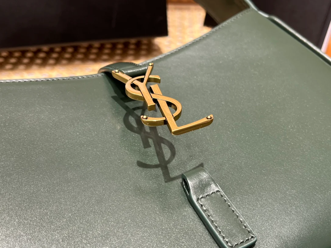 Сумка-седло YSL - зеленая с золотой фурнитурой - гладкая кожа