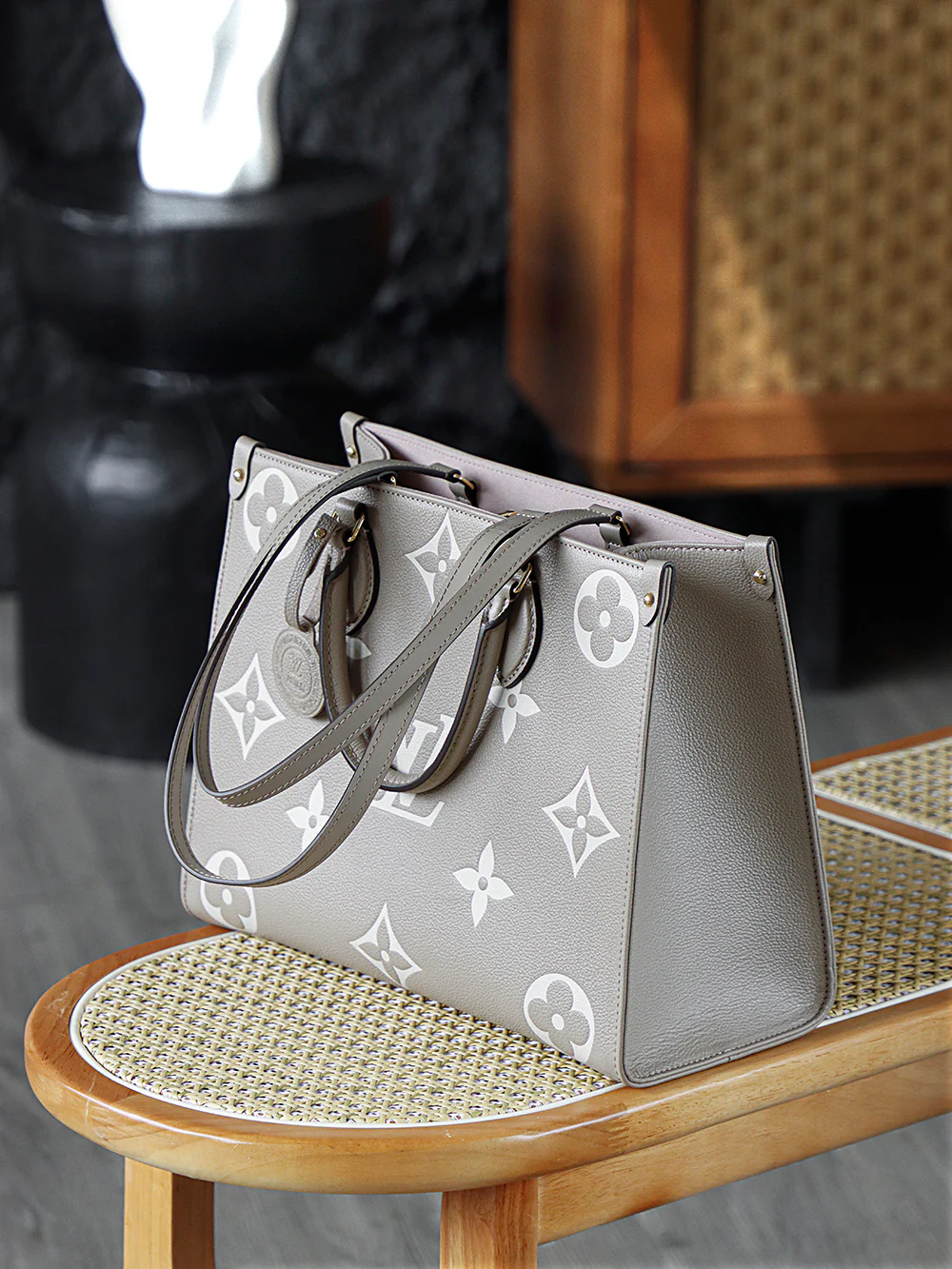 LV-m45494-onthego Средний слоново-серый