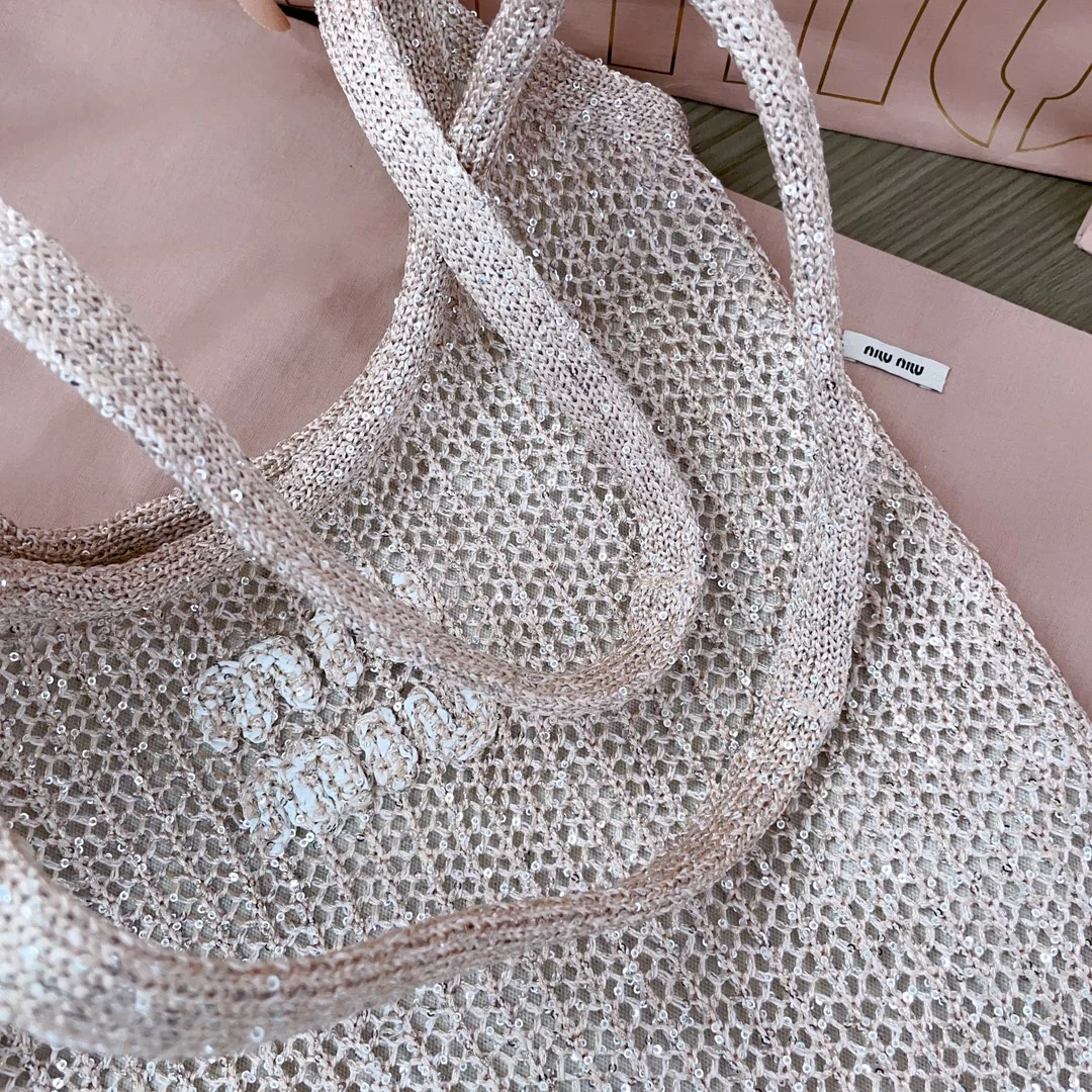 Сумка Miu Miu 5bg231 Ivy с пайетками и сетчатой ??отделкой - розовая.
