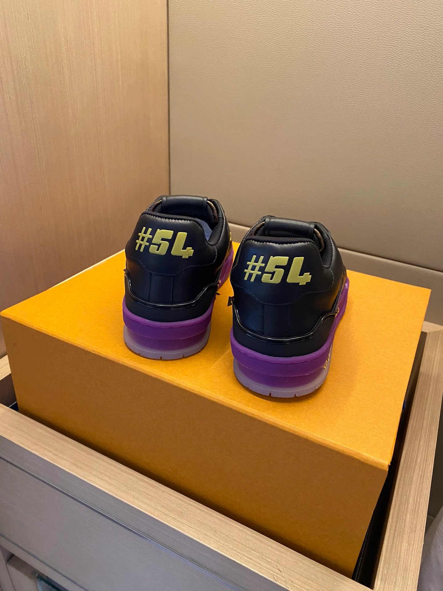 Обувь LV - кроссовки LV Trainer - 21