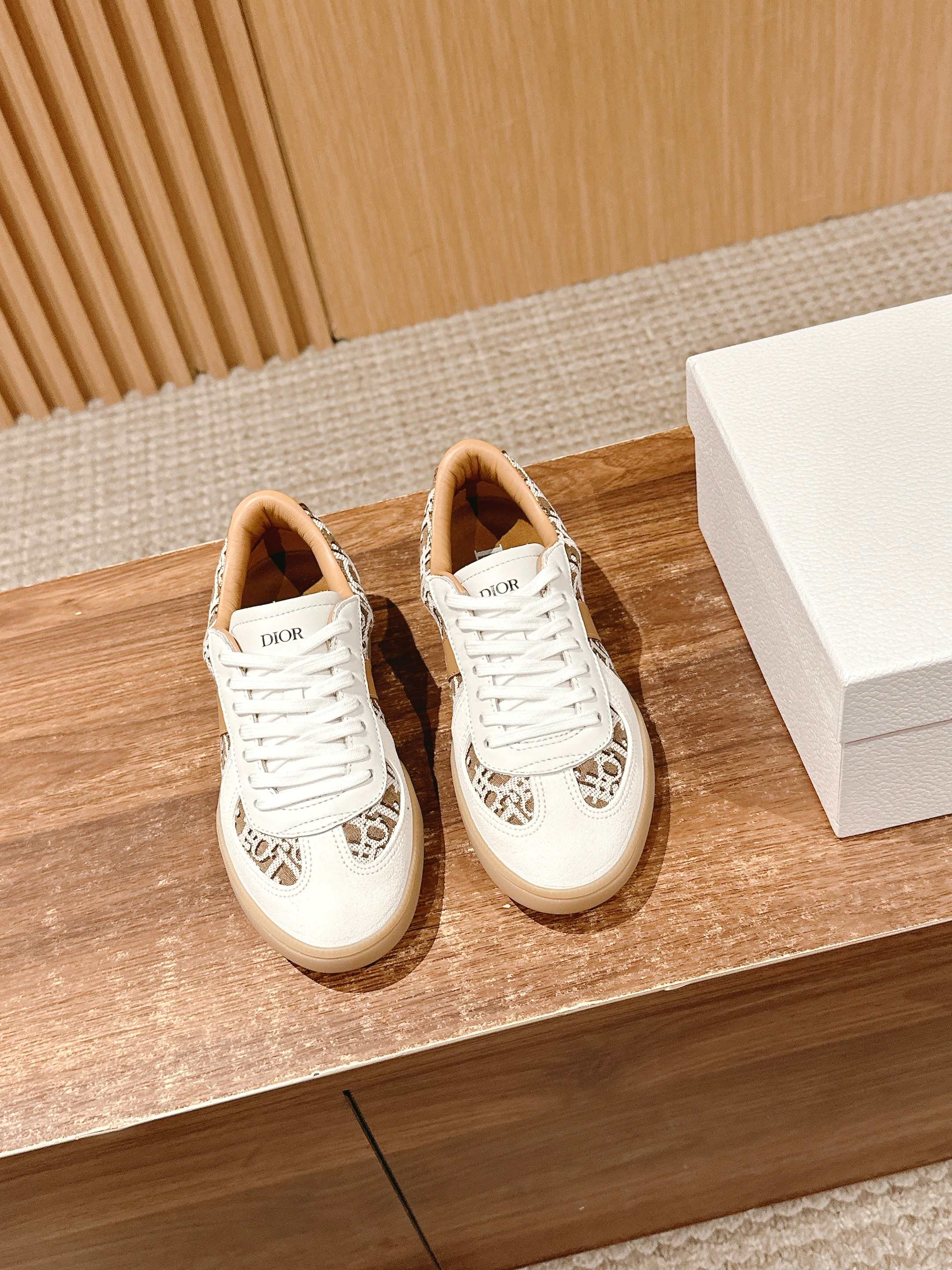 Повседневные немецкие кроссовки Dior для тренировок — парный стиль — бело-коричневые