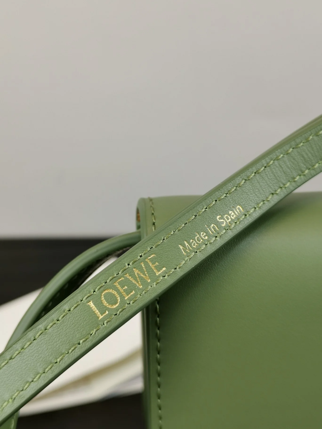 Loewe-goya-series-mini-3