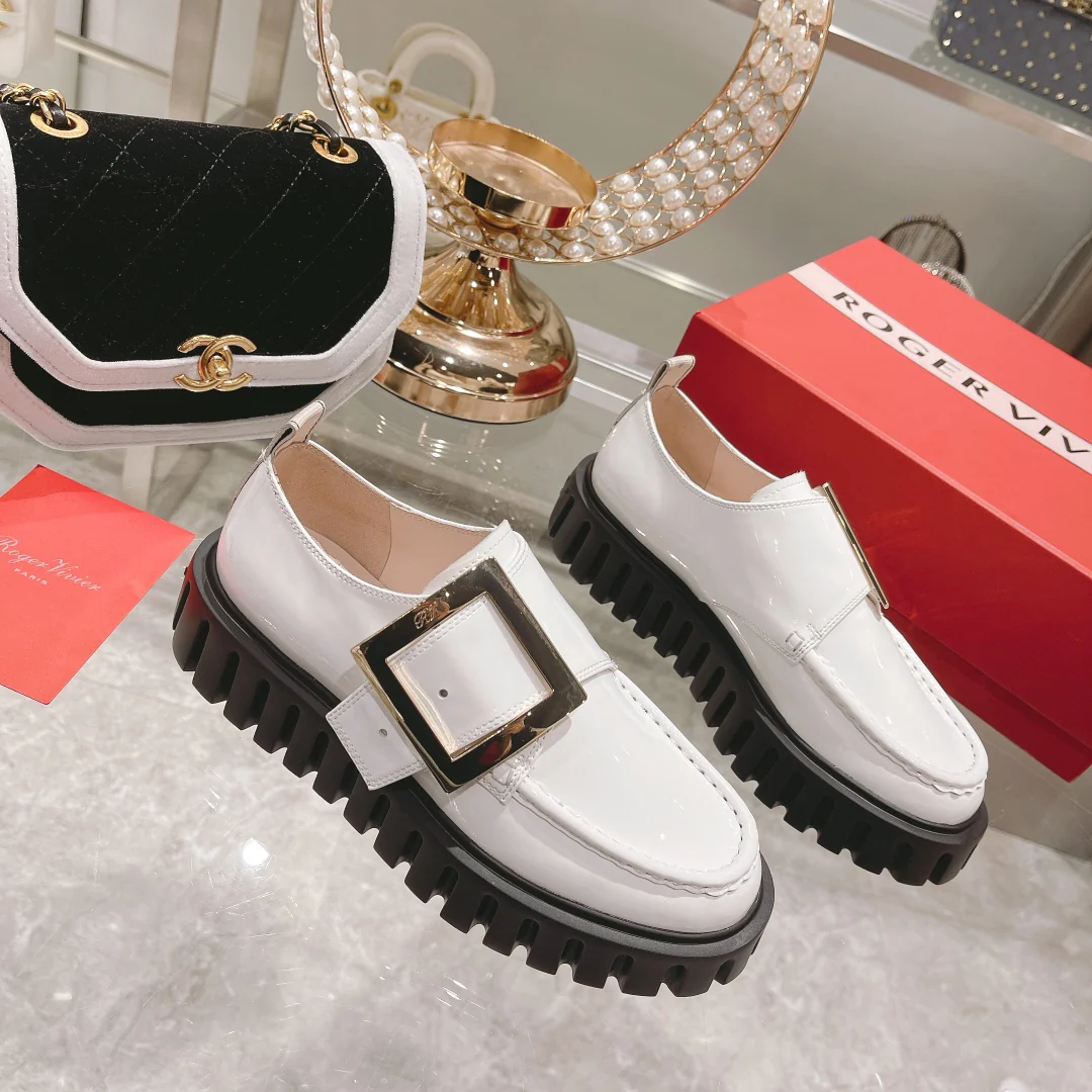 Лоферы RV-Square с квадратной пряжкой, лакированная кожа, белые с черной подошвой, 1 шт.