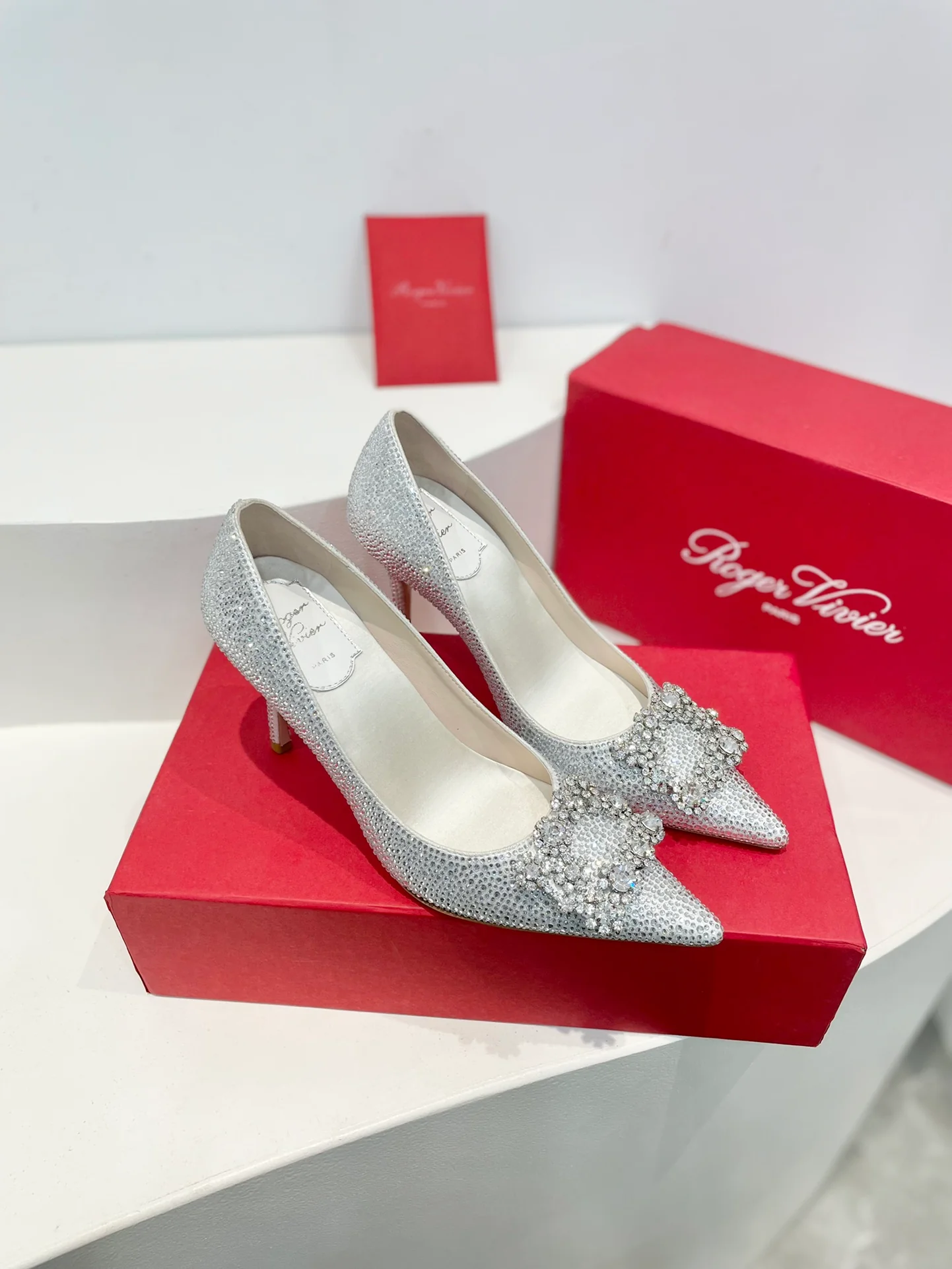 Обувь RV Shoes - Серия ?Кристальные туфли? - Туфли на высоком каблуке со стразами - Серебристые