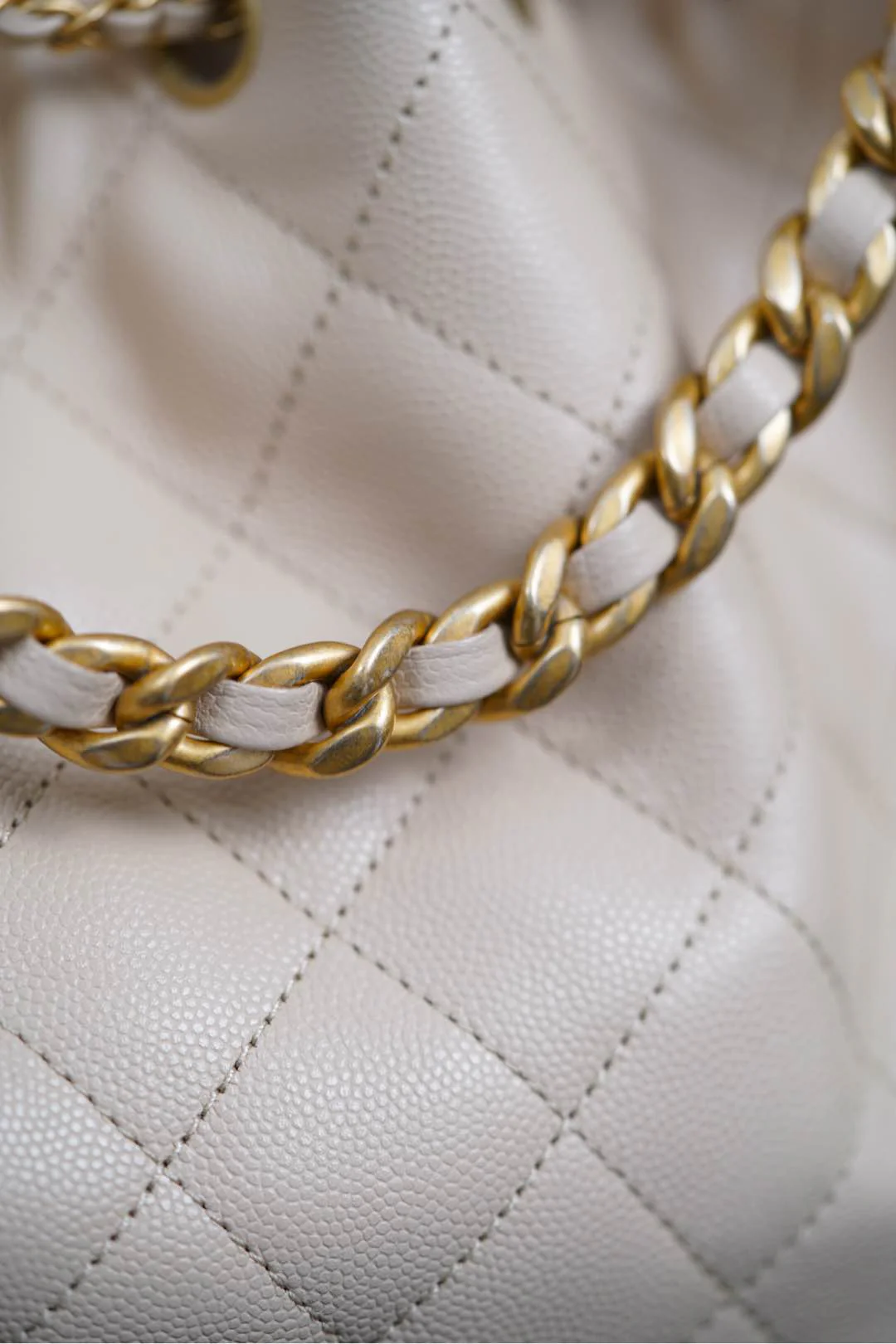 Сумка Chanel 25s 25bag Caviar Drawstring Hobo Small - Off-white