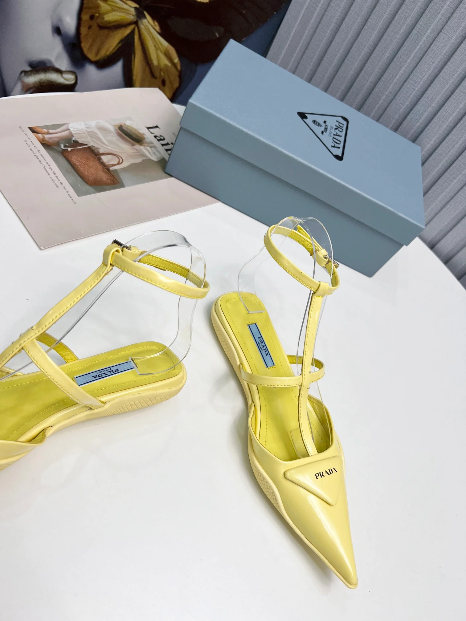 Prada - Желтые сандалии с острым носком