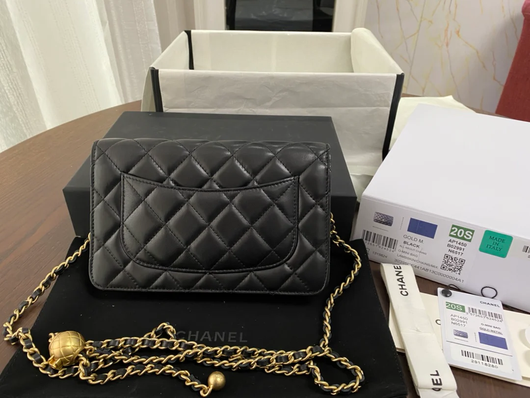 Chanel - Golden Ball WOC - Овечья кожа - 2