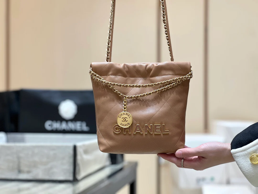 Мини-сумка Chanel Mini 22, лимитированная серия, мусорный мешок - коричневый.