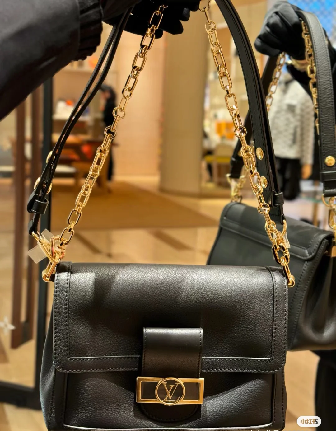 m25209-LV-dauphine-soft crossbody bag-black