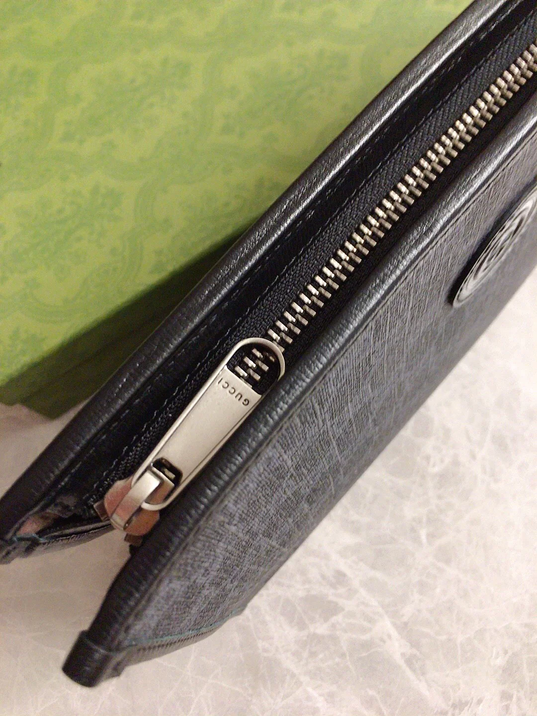 Gucci-新款老花手拿包