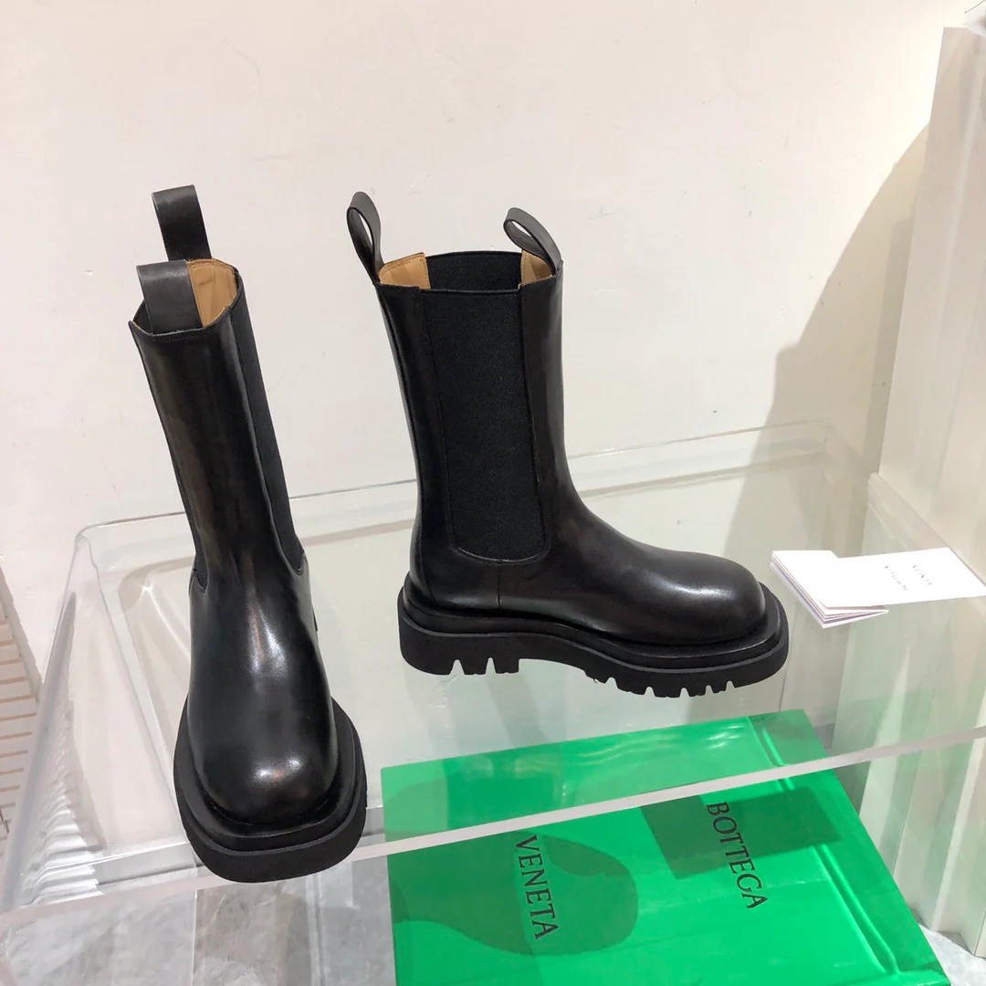 BV - Ботинки Dr. Martens до середины икры