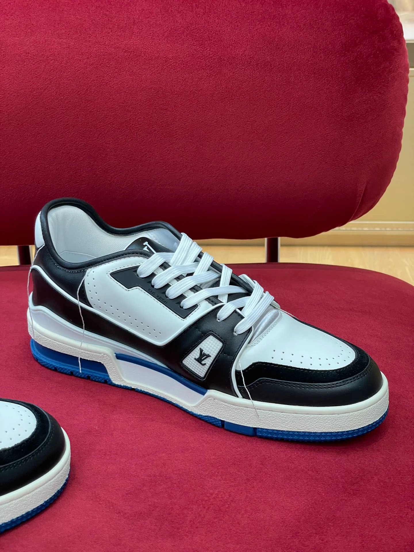 Кроссовки LV Trainer Series - Спортивная обувь - Унисекс - Белый/Черный - 1