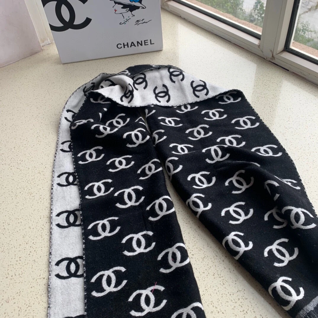 Chanel - Черный