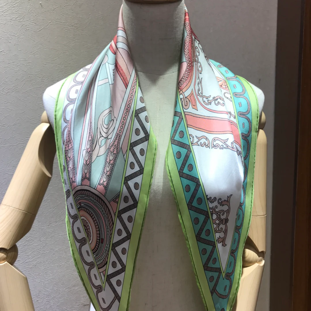 Hermes - Новейший шарф Garden Diamond - 100% - Твиловый шелк - 43-115 см