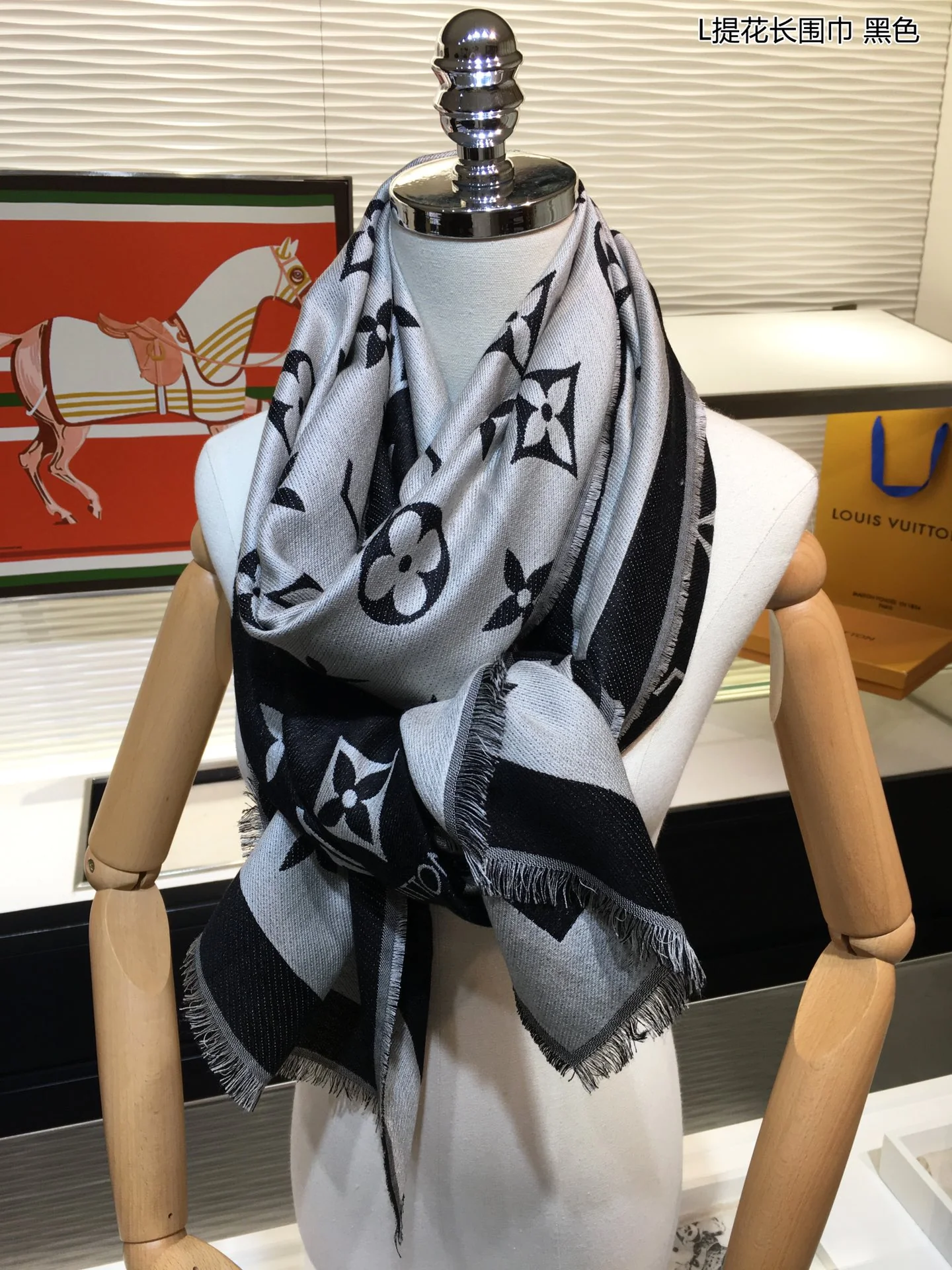 Шерстяной жаккардовый шарф LV Miss LV - 75-200 см