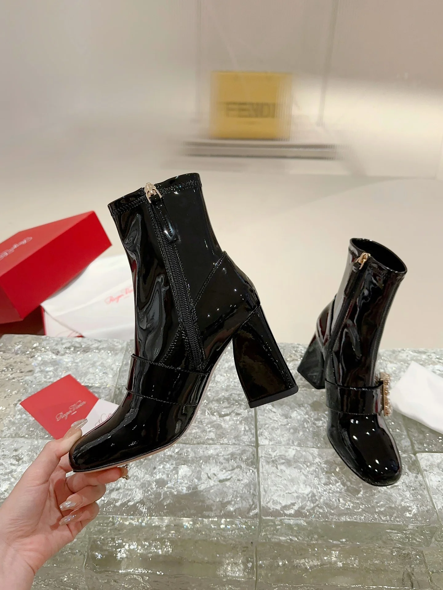 Туфли с квадратным носком и пряжкой - 2024 - Ботильоны на высоком каблуке с металлической пряжкой - Черные