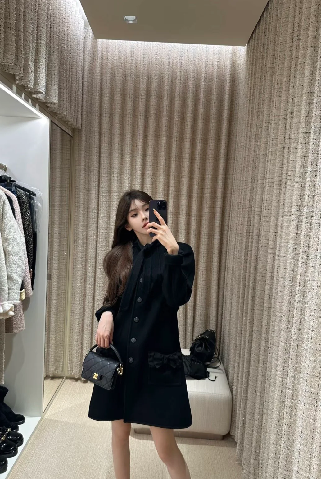 Мини-сумочка Chanel с клапаном и ручкой - черная