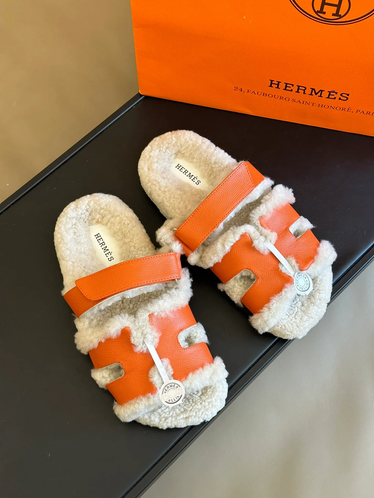 Тапочки Hermes 2024 с отпечатком руки - оранжевые