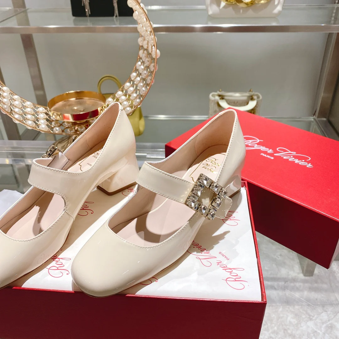 Обувь RV - Новинка весны 2023 - Туфли на низком каблуке из овчины - 4-5 см - Бежевые