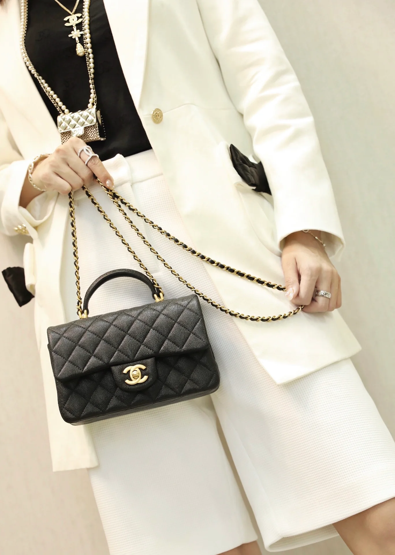 Новинка сезона весна/лето 2023 от Chanel - Кожа, текстура 