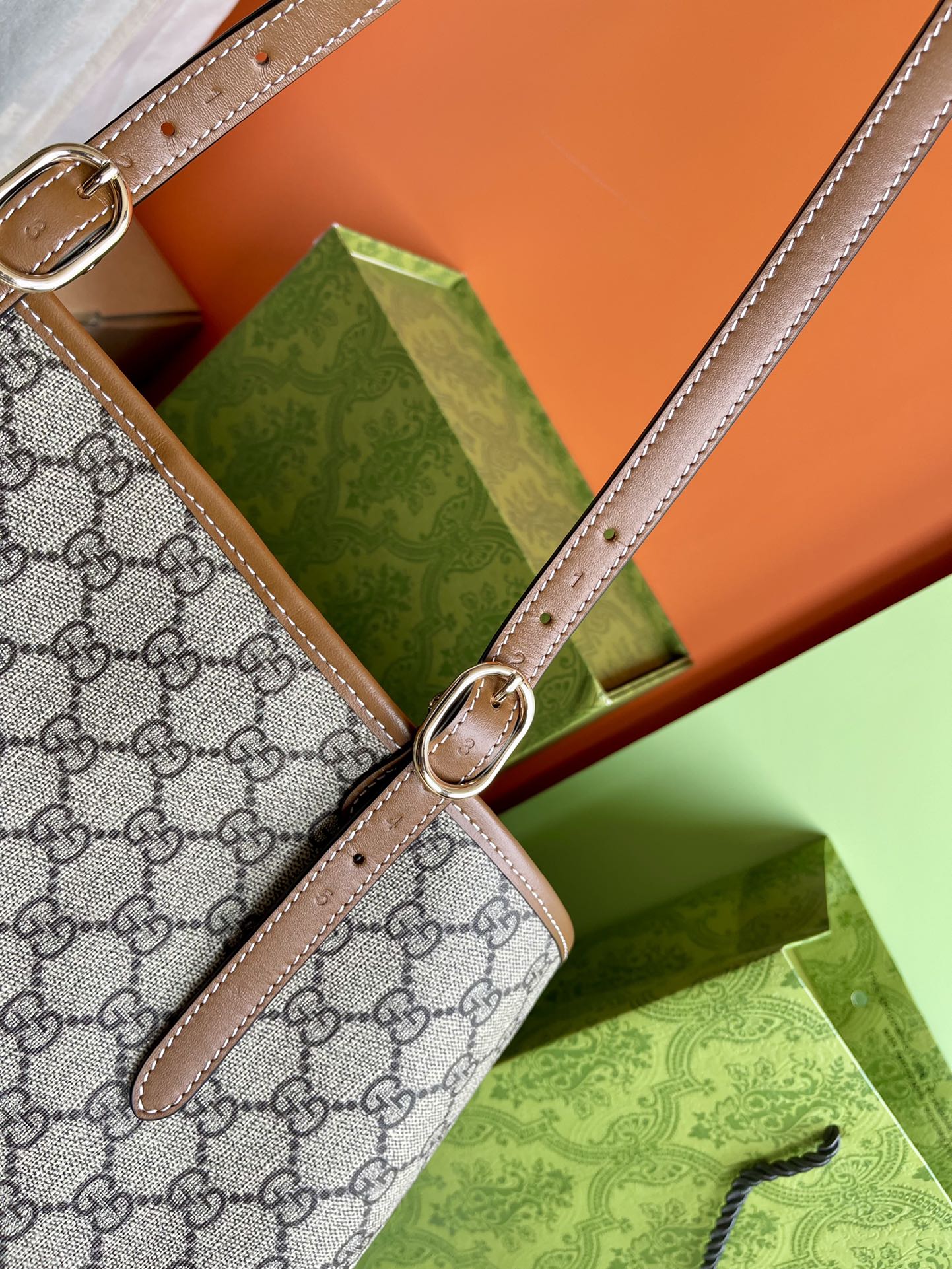 Сумка Gucci 2025 Classic Logo Canvas Bag - коричневая.