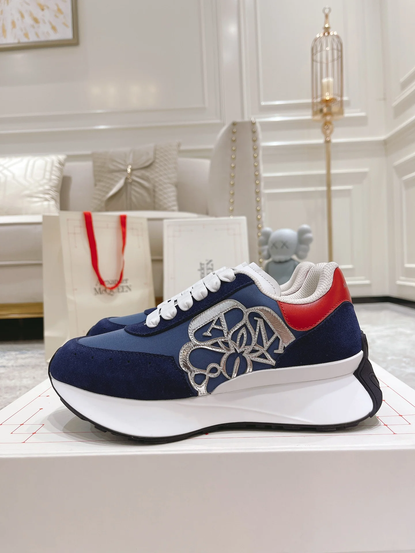 Новейшие белые кроссовки на платформе McQueen 2022 года с надписью - унисекс