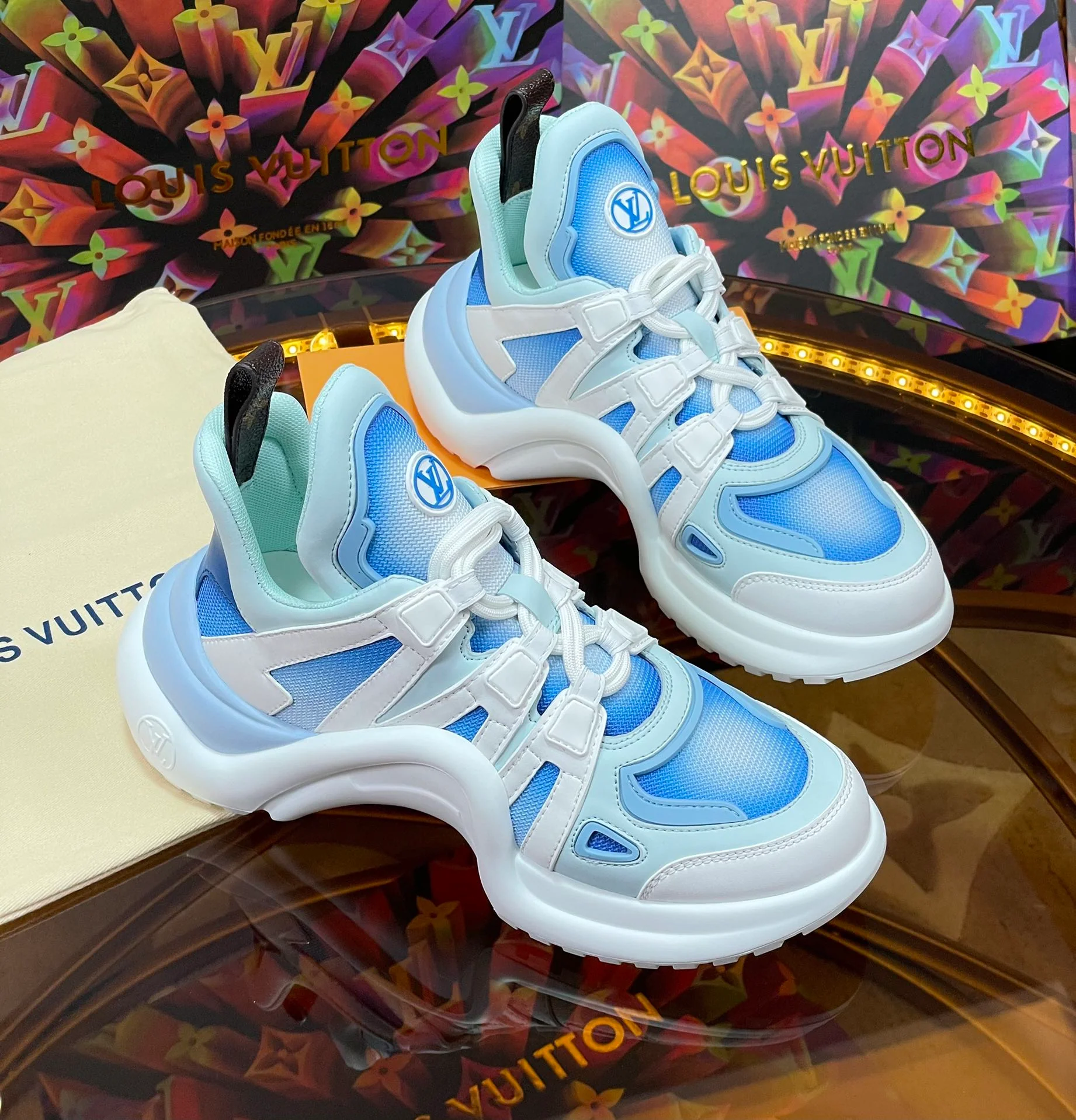 LV - Синие массивные туфли