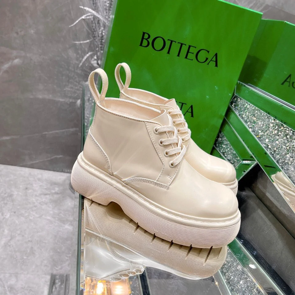 Ботильоны марки BV на шерстяной подкладке - белые