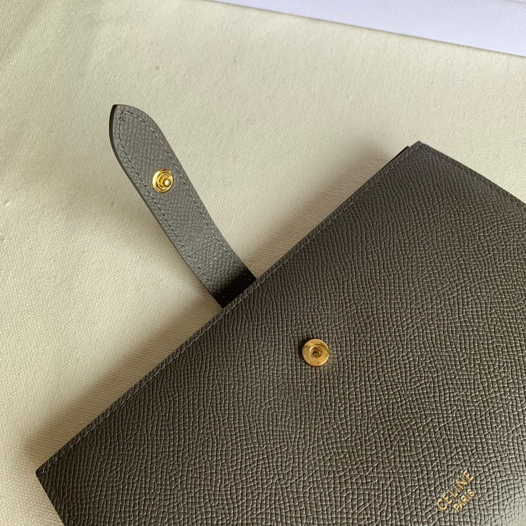 Длинный кошелек Celine - Кошелек с ремешком из крупнозернистой телячьей кожи - 1 шт.