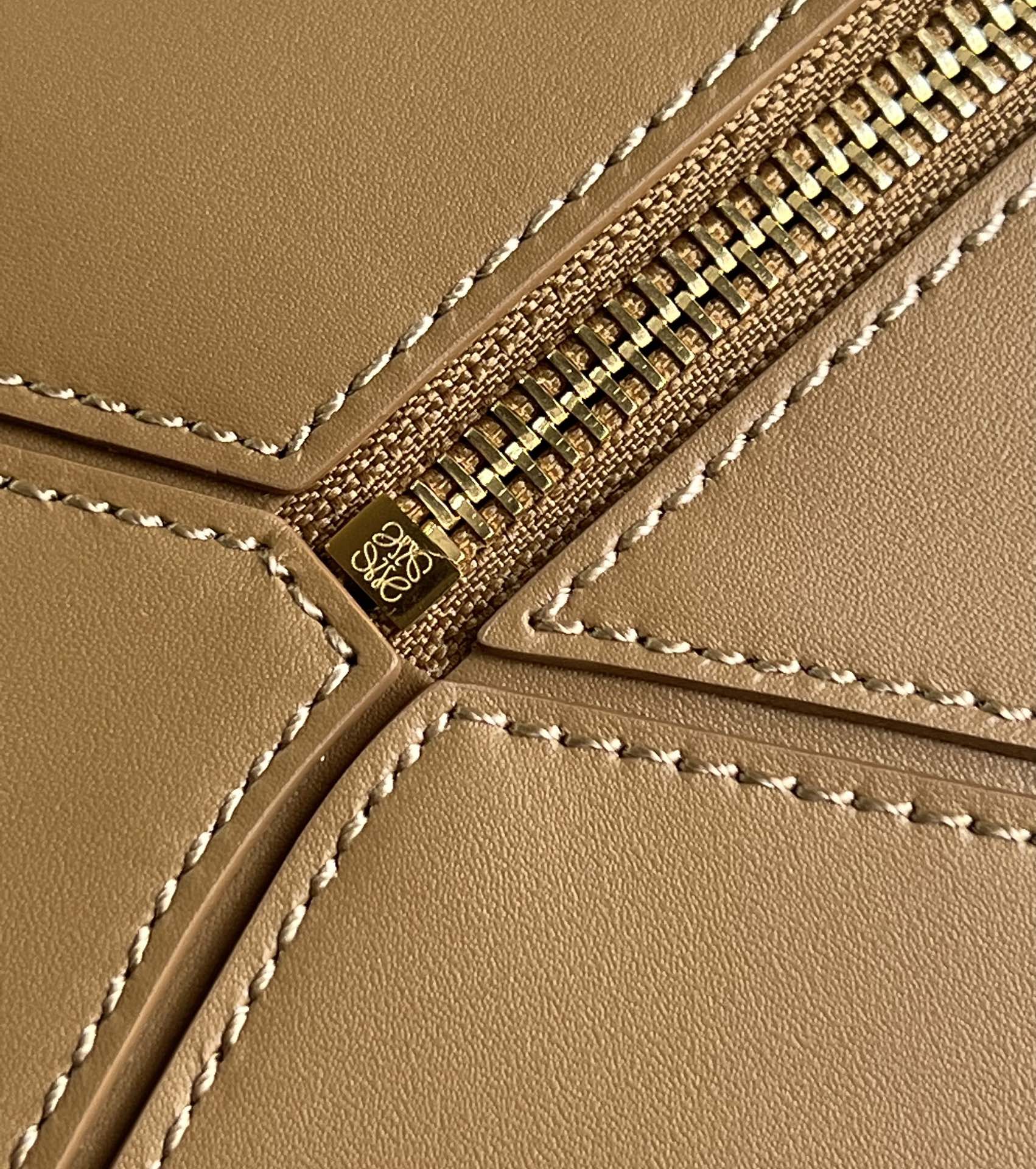 Loewe Puzzle Leather Satin Caramel Small