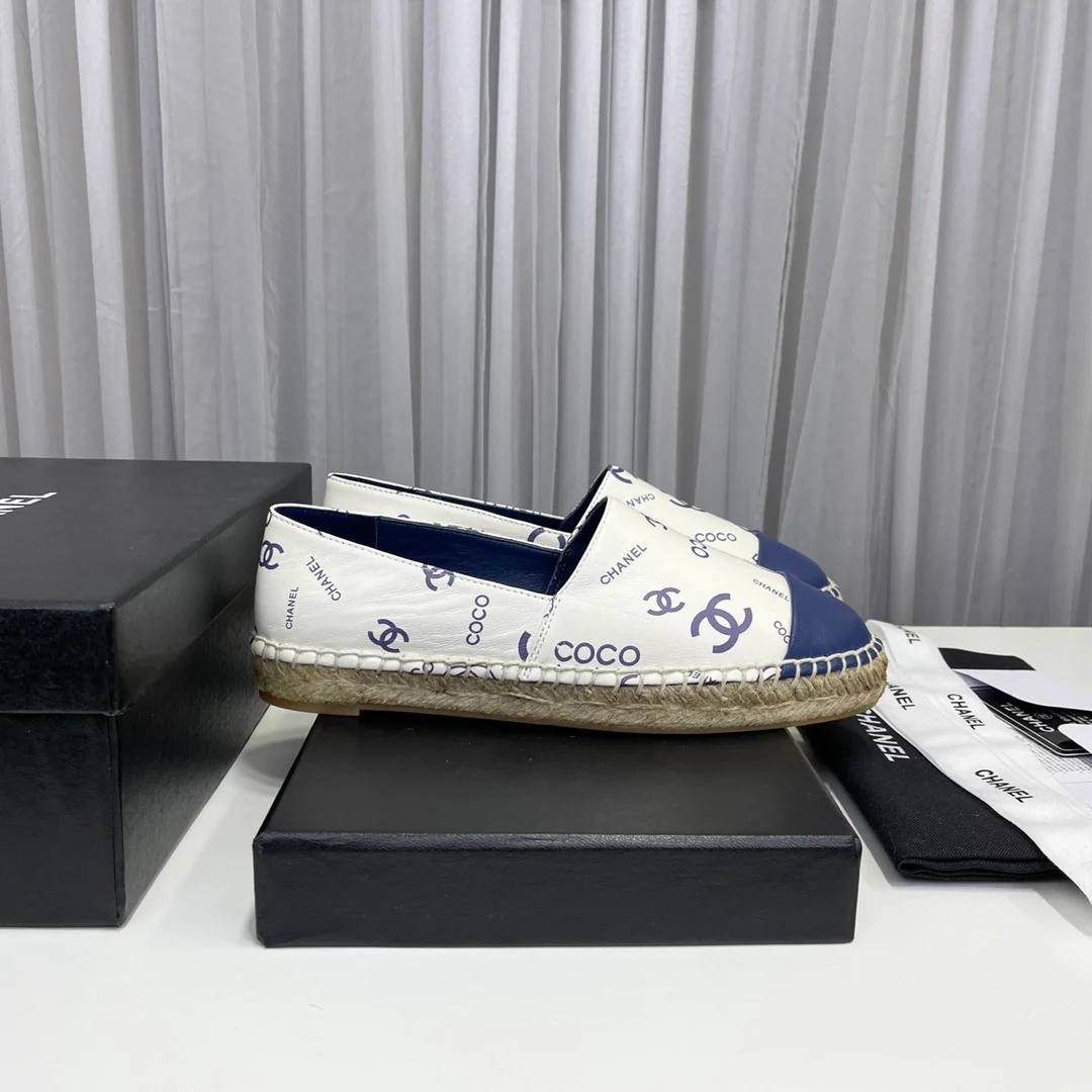 Новинка весны 2023 года от Chanel - Рыбацкие туфли из овечьей кожи - Синие