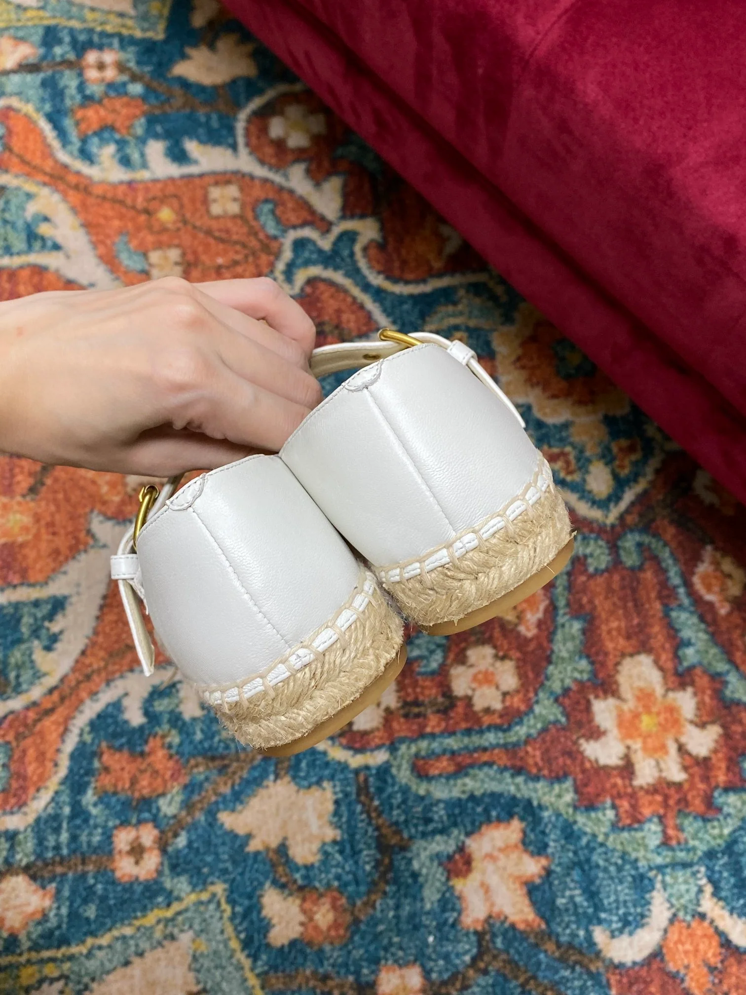 Весенняя коллекция Gucci 2022 — Радужные рыбацкие туфли — 1