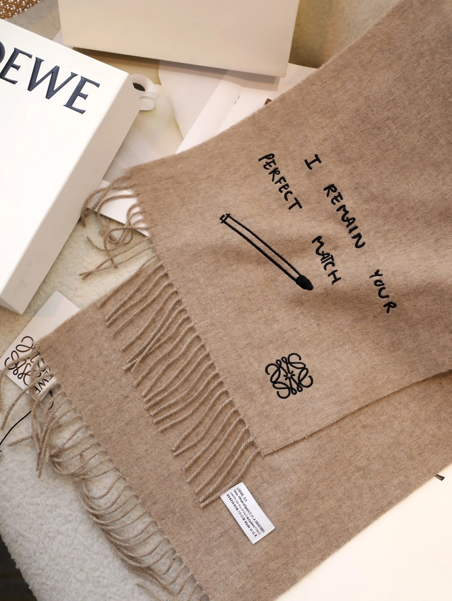 Шарф Loewe с вышивкой пуговицами в виде анаграммы - 35 см - 180 см - 100% овечья шерсть