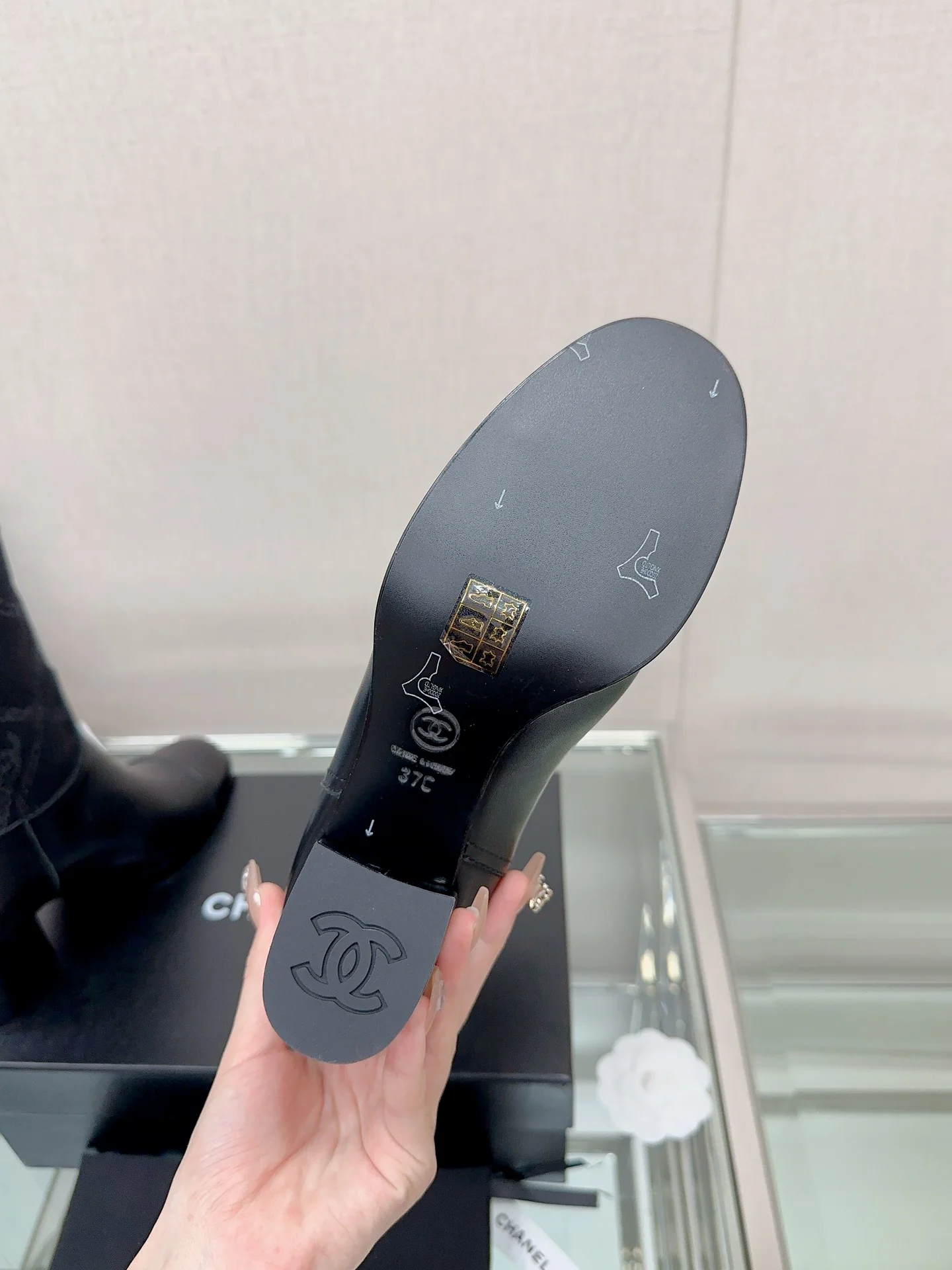 Новинка сезона осень/зима 2023 от Chanel - Ботильоны на массивном каблуке - Черные