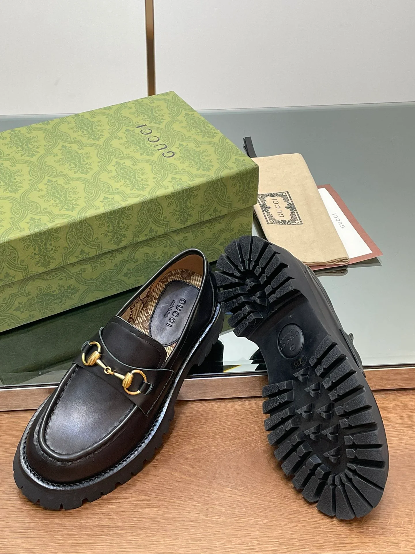 Повседневные туфли на платформе Gucci 2024 - черные