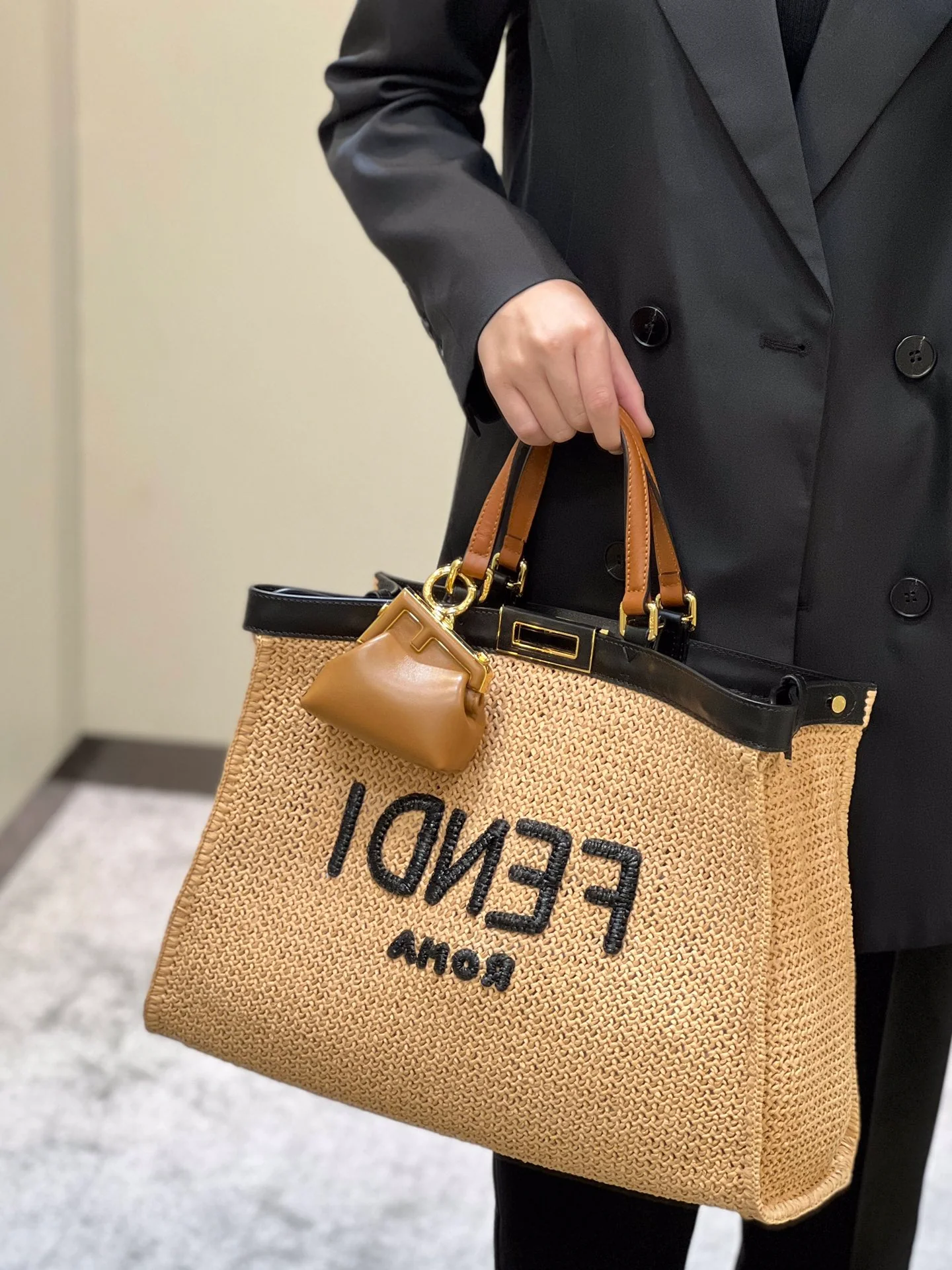 Плетеная сумка-тоут Fendi Peekaboo X-tote