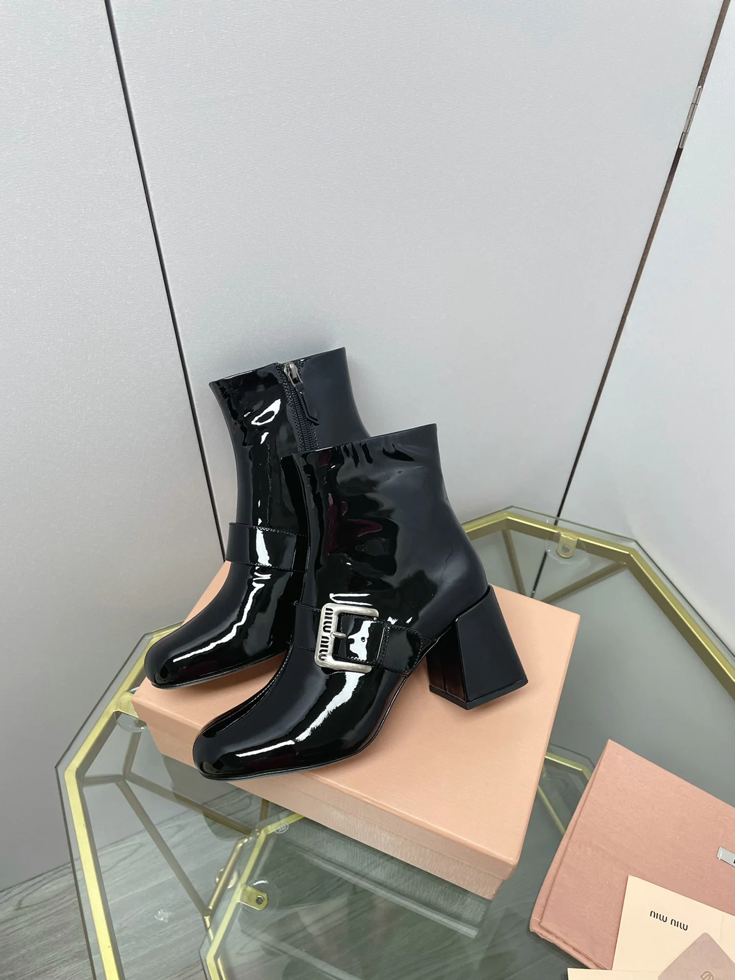 Miu Miu - Ретро-сапоги на массивном каблуке