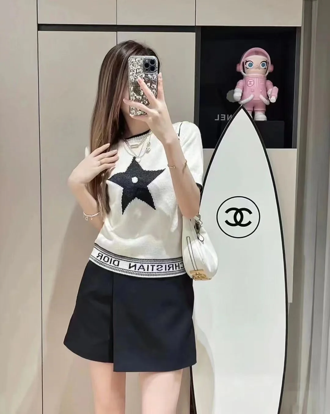 Вязаный топ Dior 2403 с жаккардовым узором ?Счастливая звезда?, с короткими рукавами, белый.