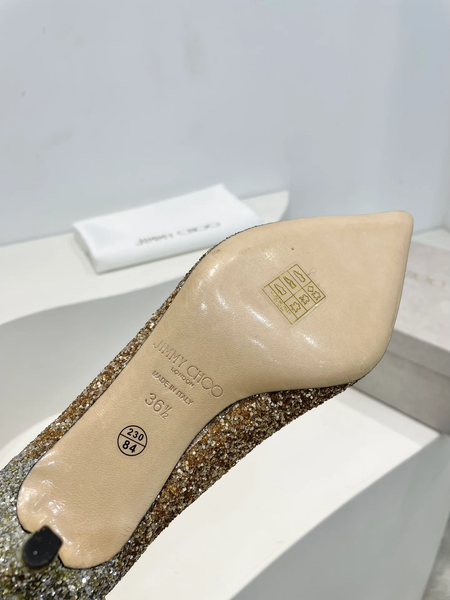 Туфли на шпильке с острым носком Jimmy - золотисто-серебристые