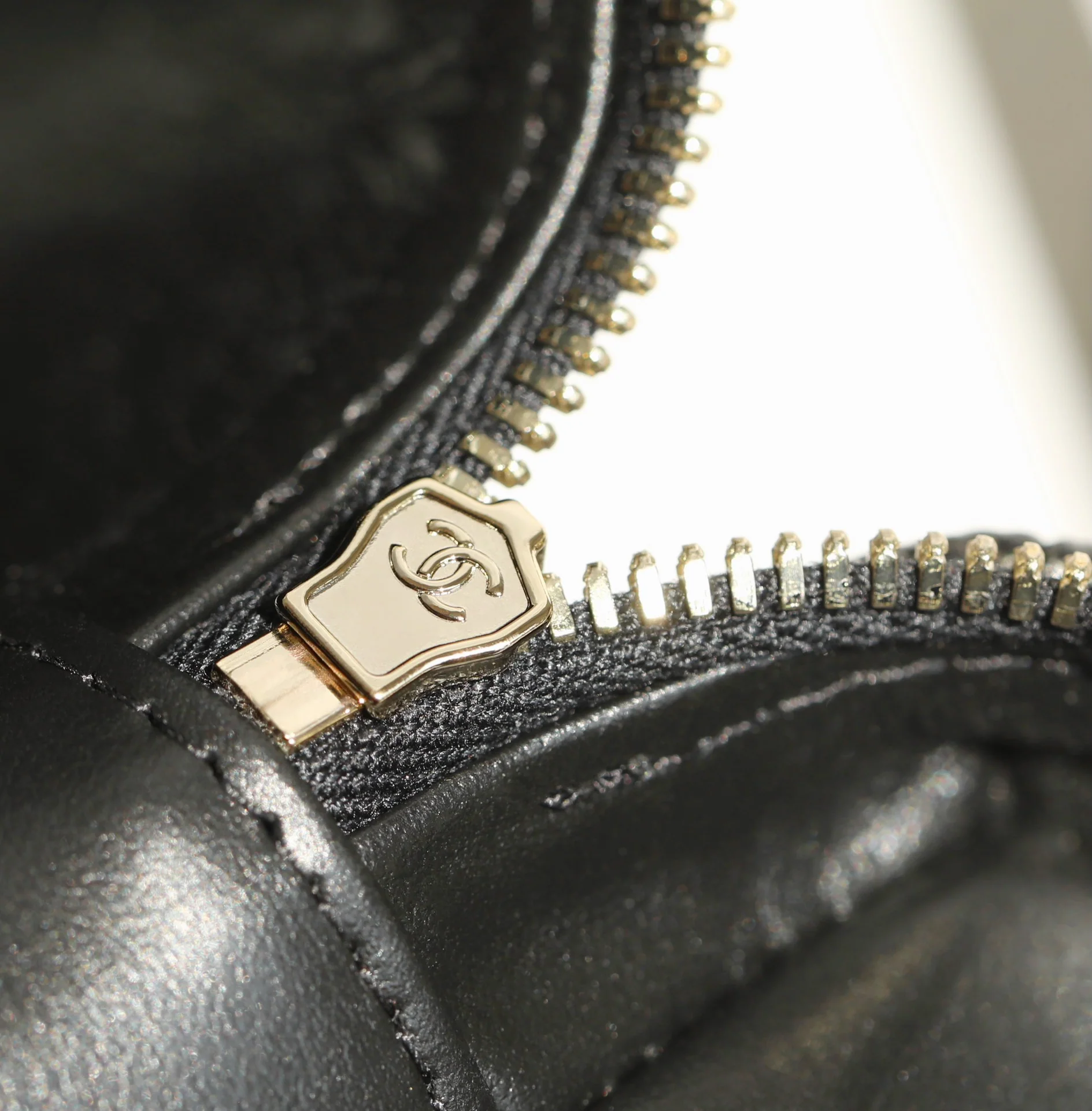 Длинный клатч-коробочка Chanel 25c-LP - черный