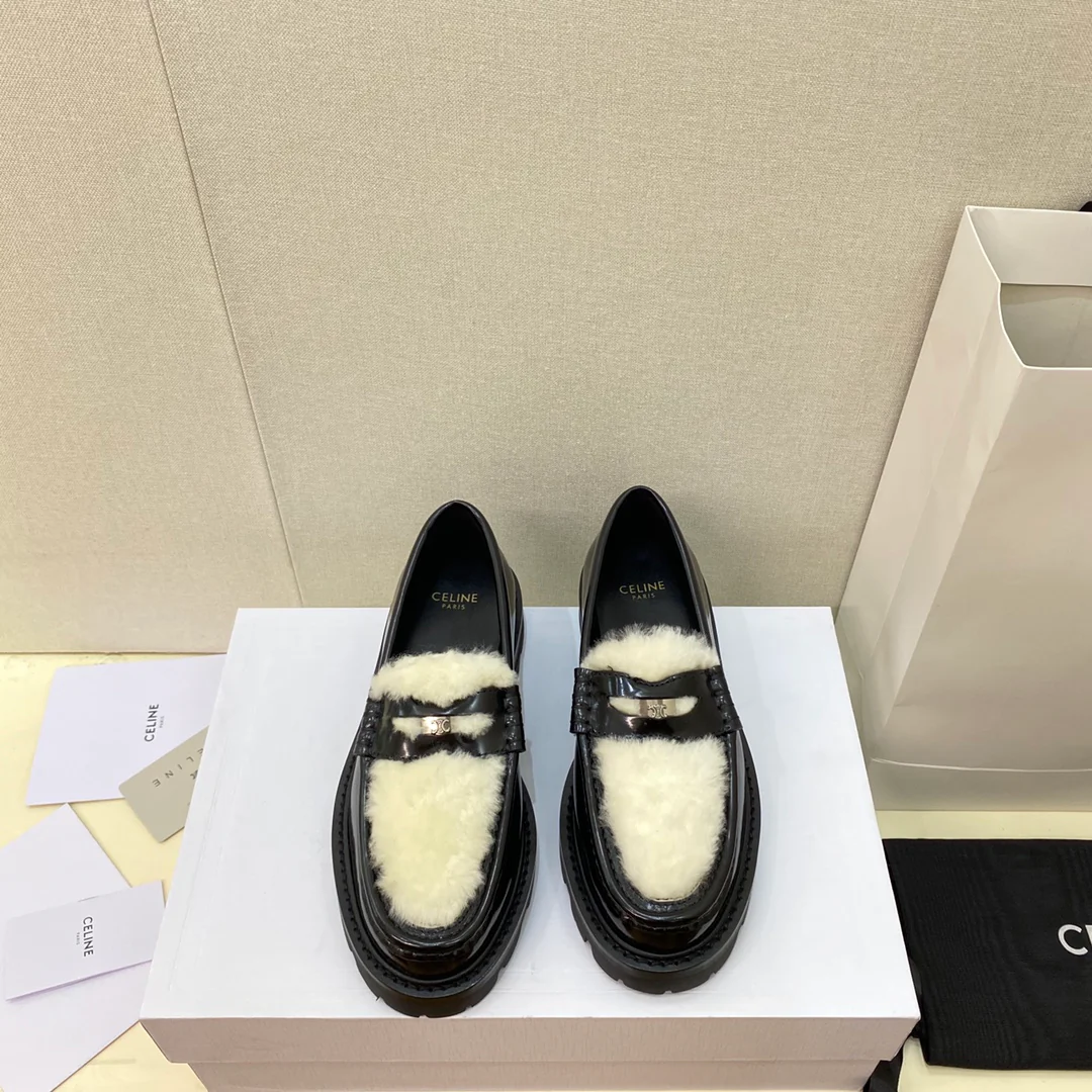 Celine - Меховые туфли в стиле афро