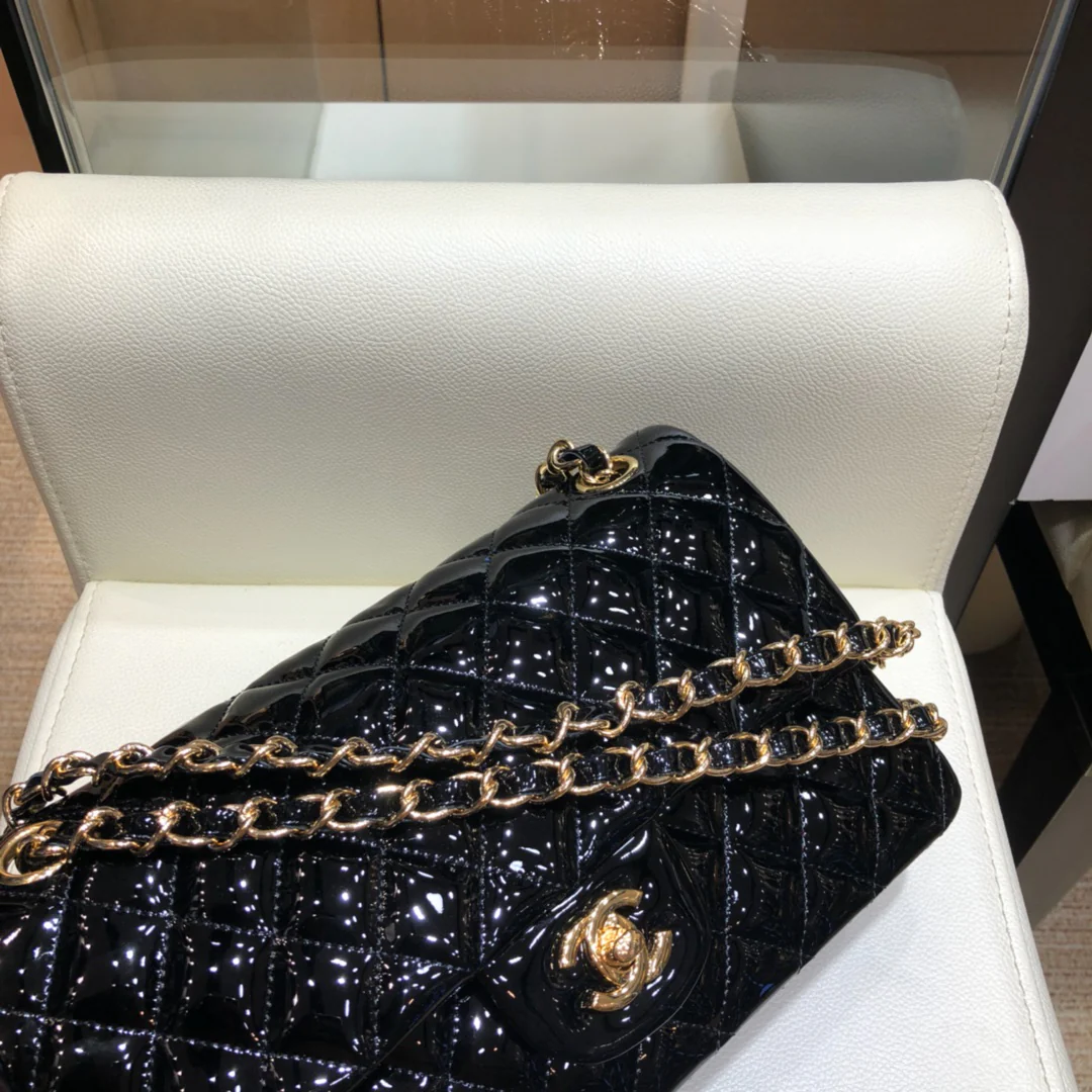 Сумка Chanel CF - лакированная кожа - золотая цепочка - 25 см